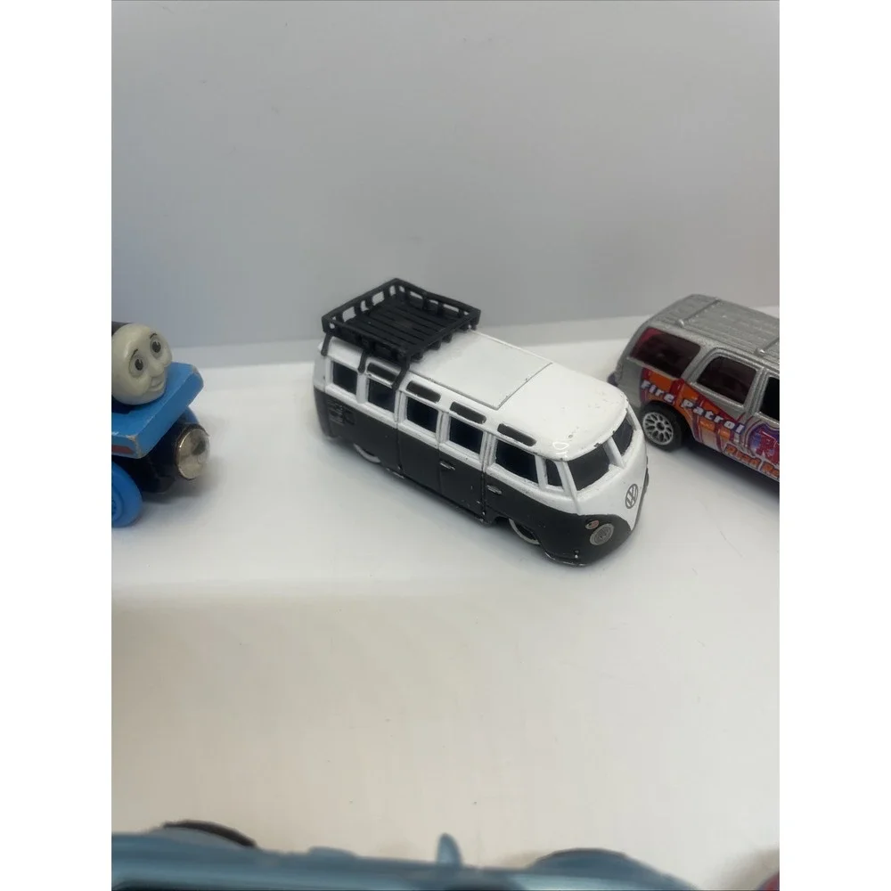 Assorted Lot Of 9 Loose Cars And Others‎
